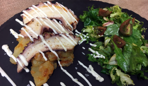 hambroneta catering bodas Ensalada de pulpo a feira con mahonesa de citricos