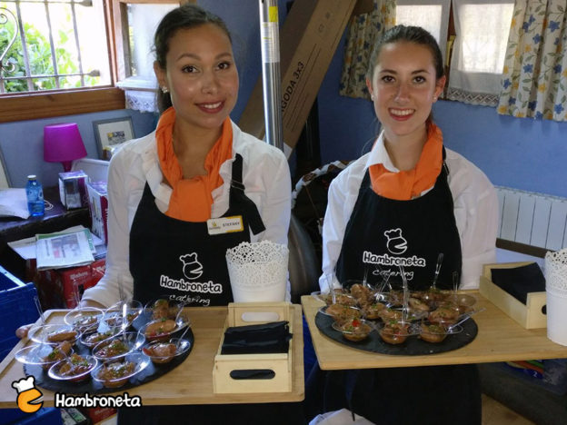 hambroneta catering boda alba y koldo pase bandeja equipo camareras