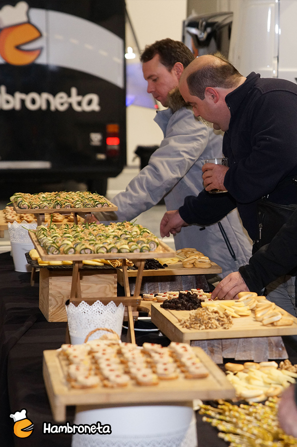 hambroneta catering inauguracion abra motor man mesa snacks