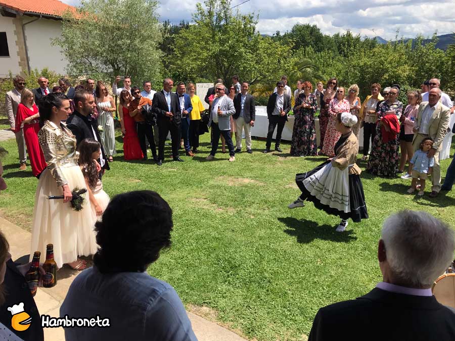 Hambroneta boda catering Aralia Inaki baile