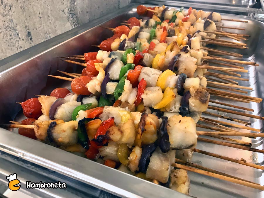Boda catering Hambroneta Ale y Alatz Silo Bilbao brochetas rape