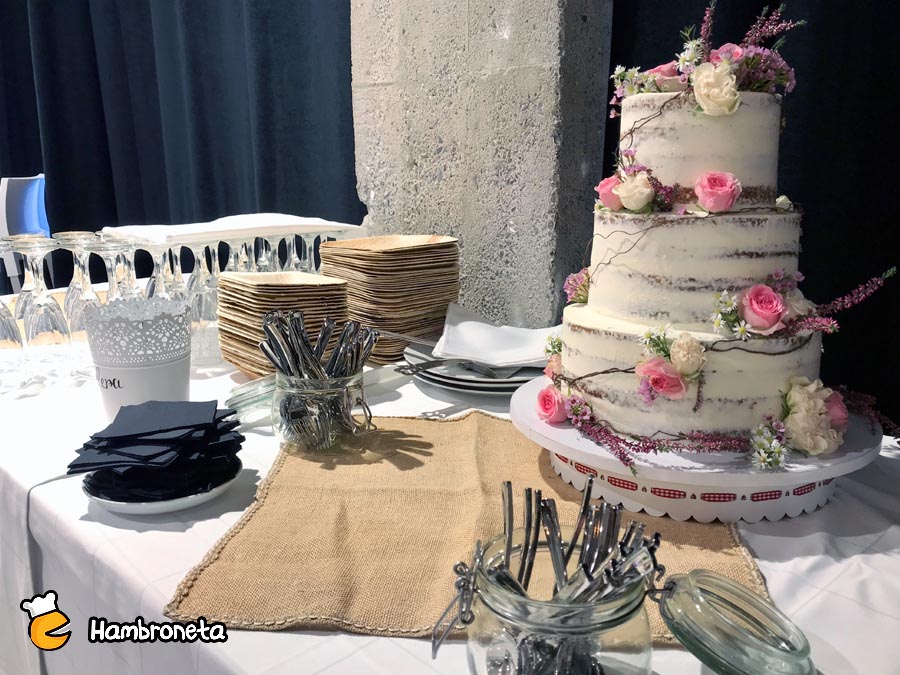 Boda catering Hambroneta Ale y Alatz Silo Bilbao tarta en mesa