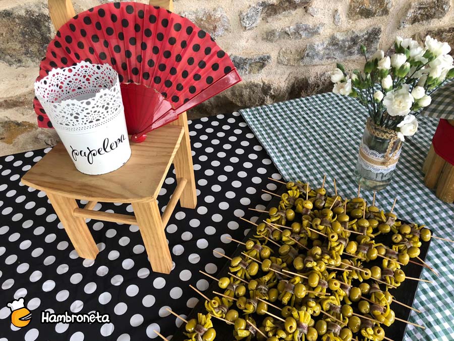 Hambroneta Catering Boda Tamara Miki Casa Rural Pagaigoikoa Mesa tematica gildas