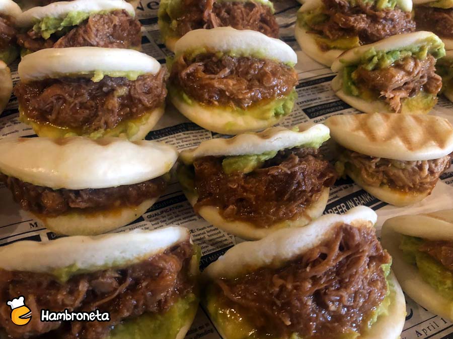 Hambroneta Catering Boda Tamara Miki Casa Rural Pagaigoikoa PAN BAO CON PULLED PORK Y AGUACATE