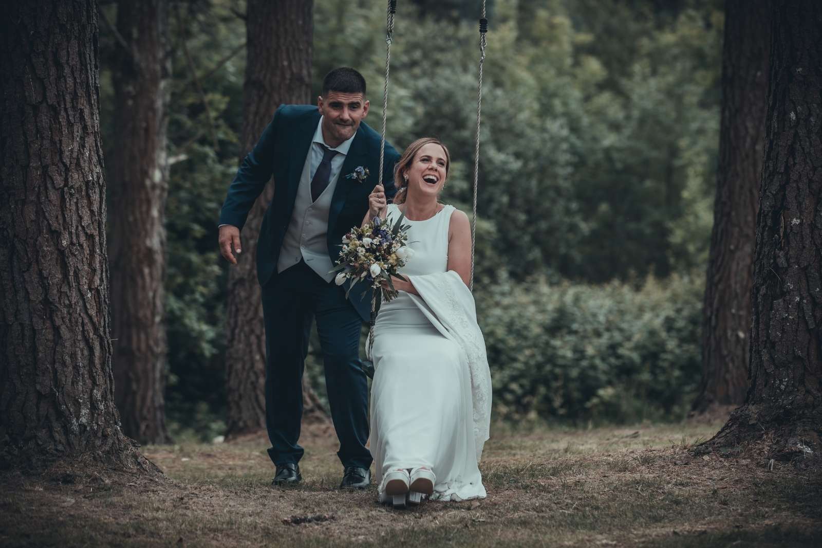 Boda Hambroneta Itzi Kepa pareja columpio