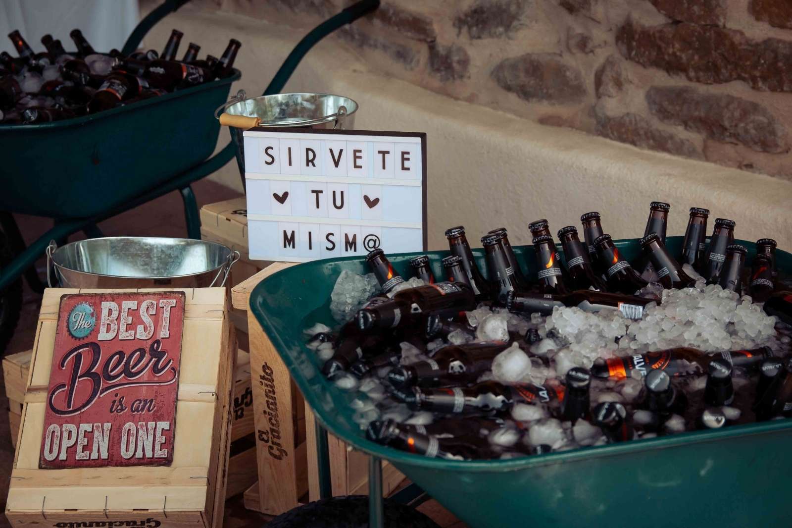 Boda Hambroneta Nerea kakel cerveza
