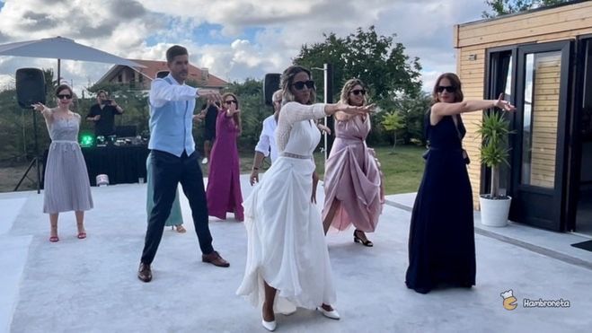 Hambroneta Organizacion Catering Boda Tania Endika baile exterior
